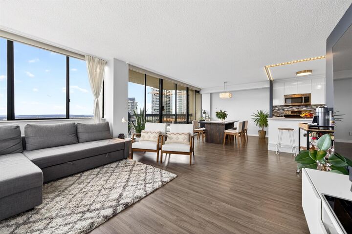 Property Photo: 6540 Burlington Avenue 1903 BC V5H 4G3