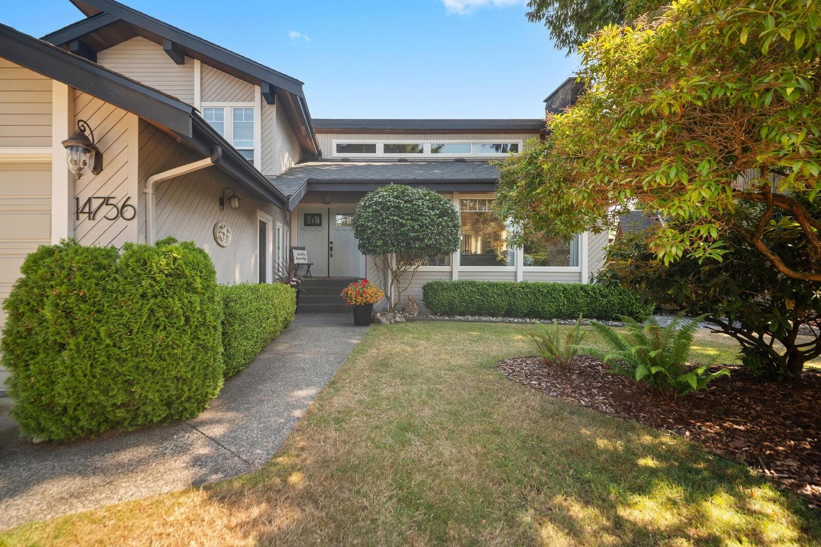 Property Photo: 14756 16A Avenue BC V4A 5M7
