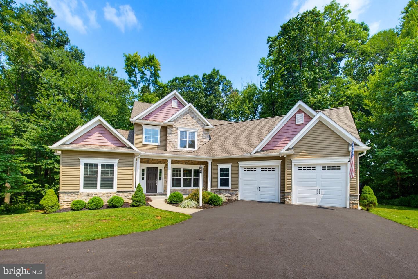 Property Photo:  717 King Pen Road  PA 17536 
