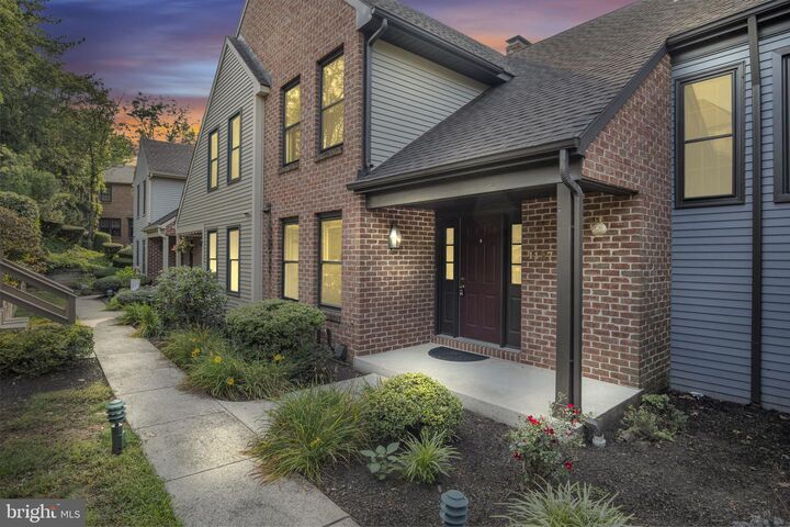 Property Photo: 1127 Wicklow Court PA 17036