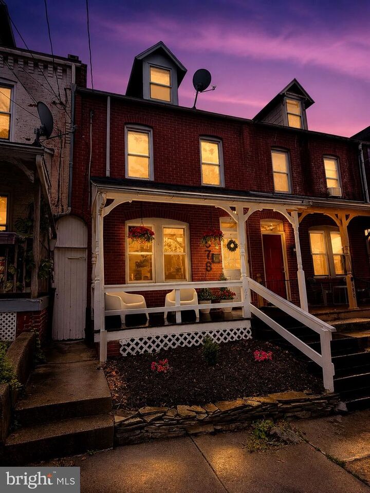 Property Photo:  678 Union Street  PA 17603 