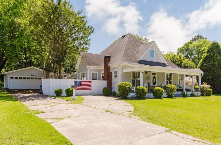 Property Photo: 107 E Sullenberger Avenue AR 72104