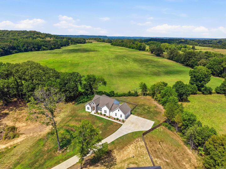 Property Photo:  13 Parkridge Cv  AR 72058 