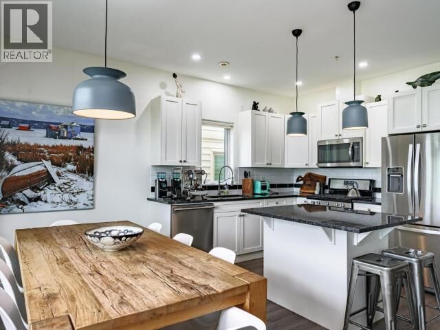 Property Photo:  102-5009N 44 Street  NT X1A 0E3 