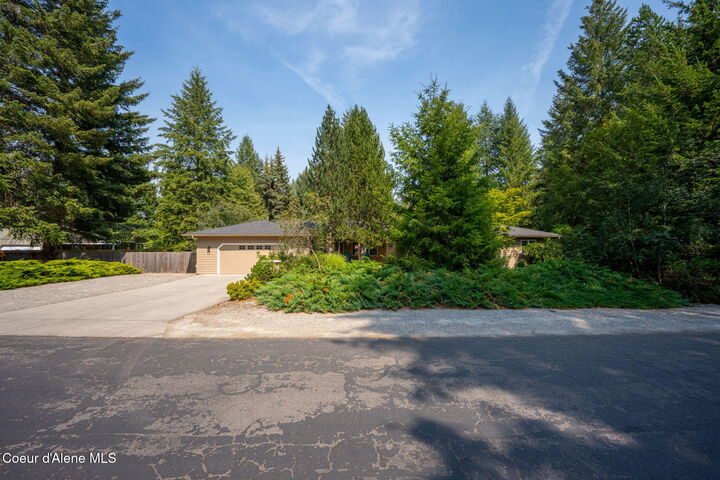 Property Photo:  9880 N Circle Dr  ID 83835 