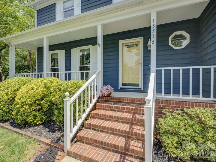Property Photo: 13736 Strathaven Drive NC 28105