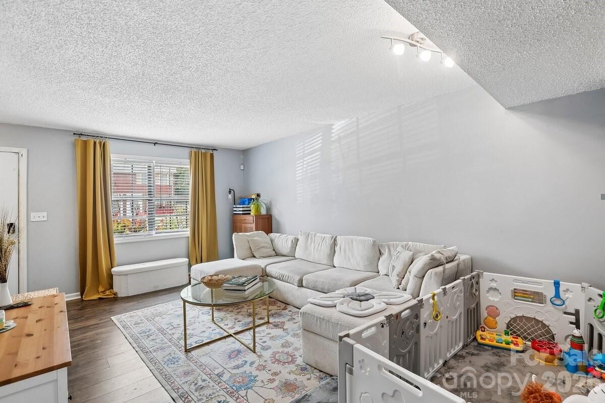Property Photo:  1300 Larchmont Place 303  NC 28144 