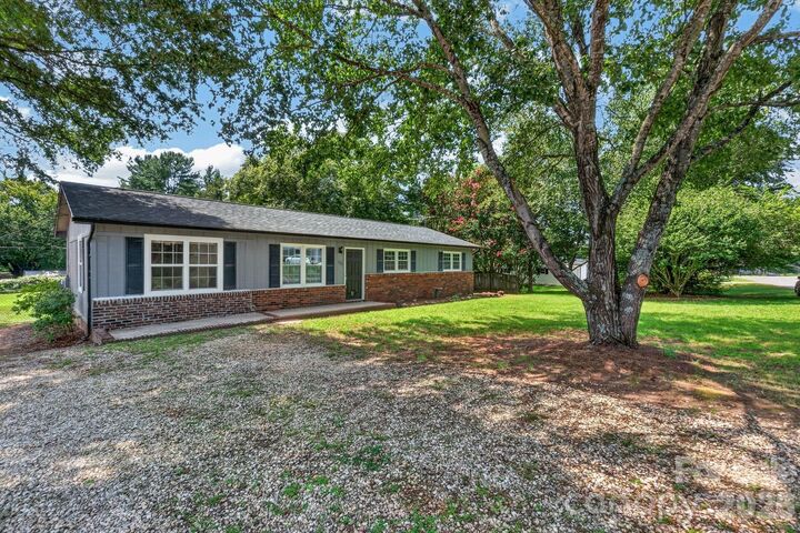 Property Photo:  123 Robinette Lane  NC 28625 