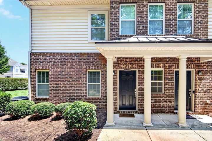 Property Photo: 16718 Dolcetto Way NC 28277