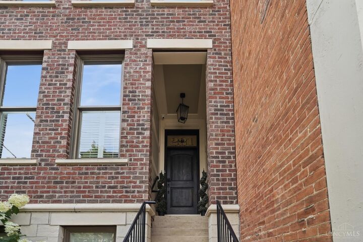 Property Photo:  221 W Fifteenth Street  OH 45202 