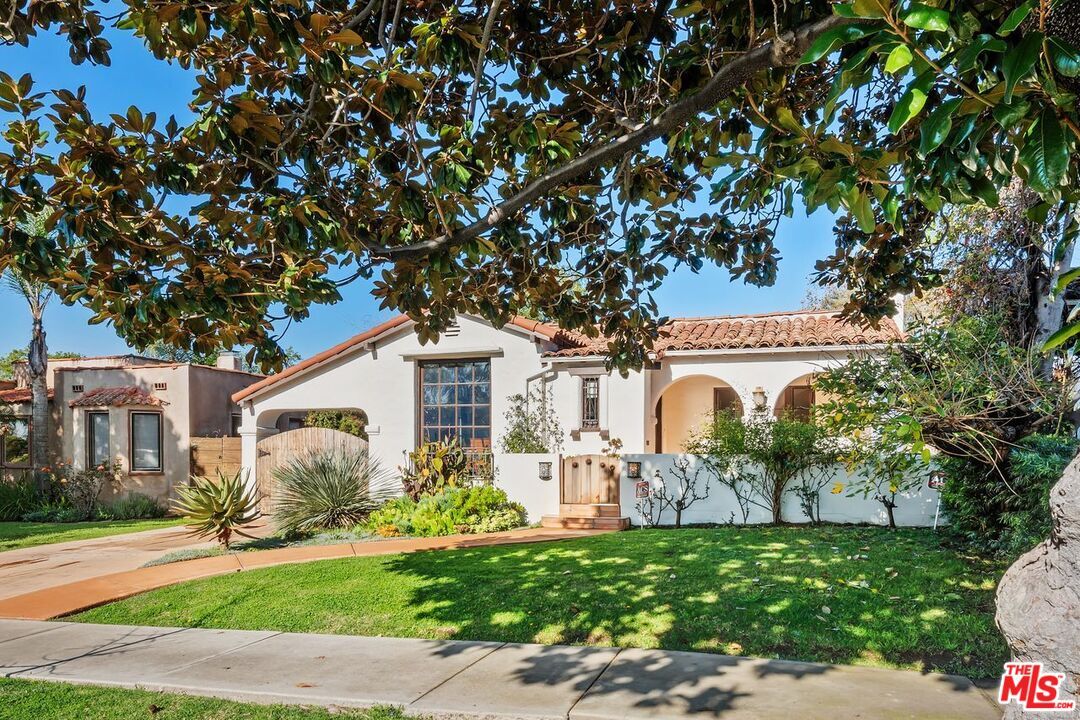 Property Photo:  10525 Tennessee Ave  CA 90064 
