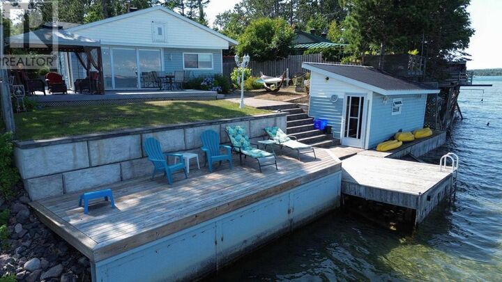 484 Red Pine Dr — photo 1