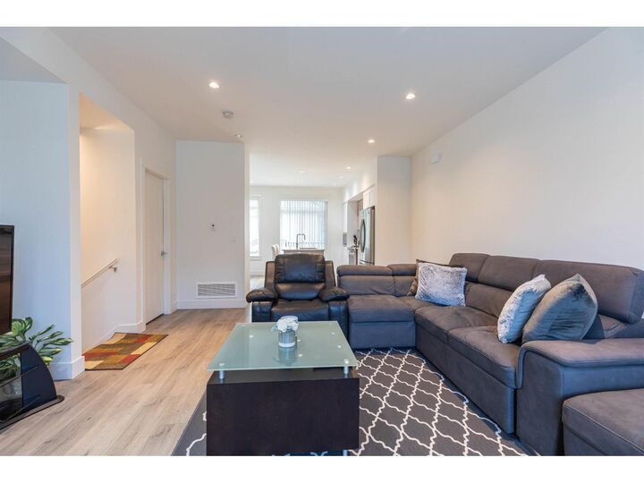 Property Photo: 11188 72 Avenue 13 BC V4E 0A5