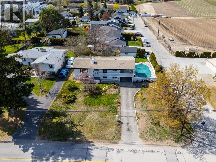 2618 Thacker Drive — photo 1