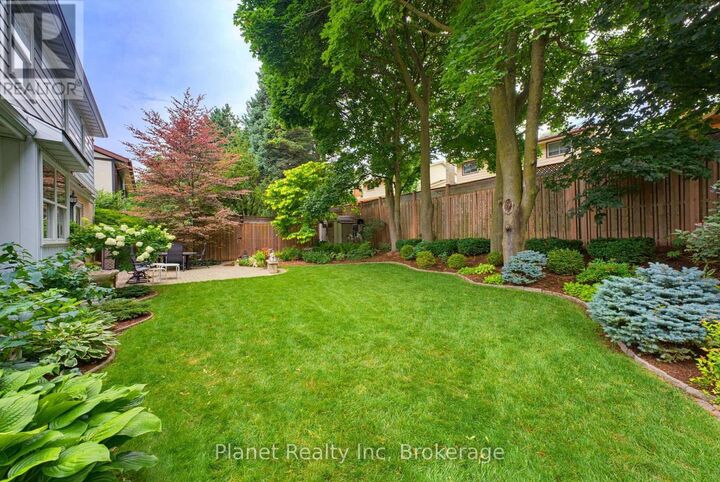 Property Photo: 106 Thorndale Place ON N2L 5Y8
