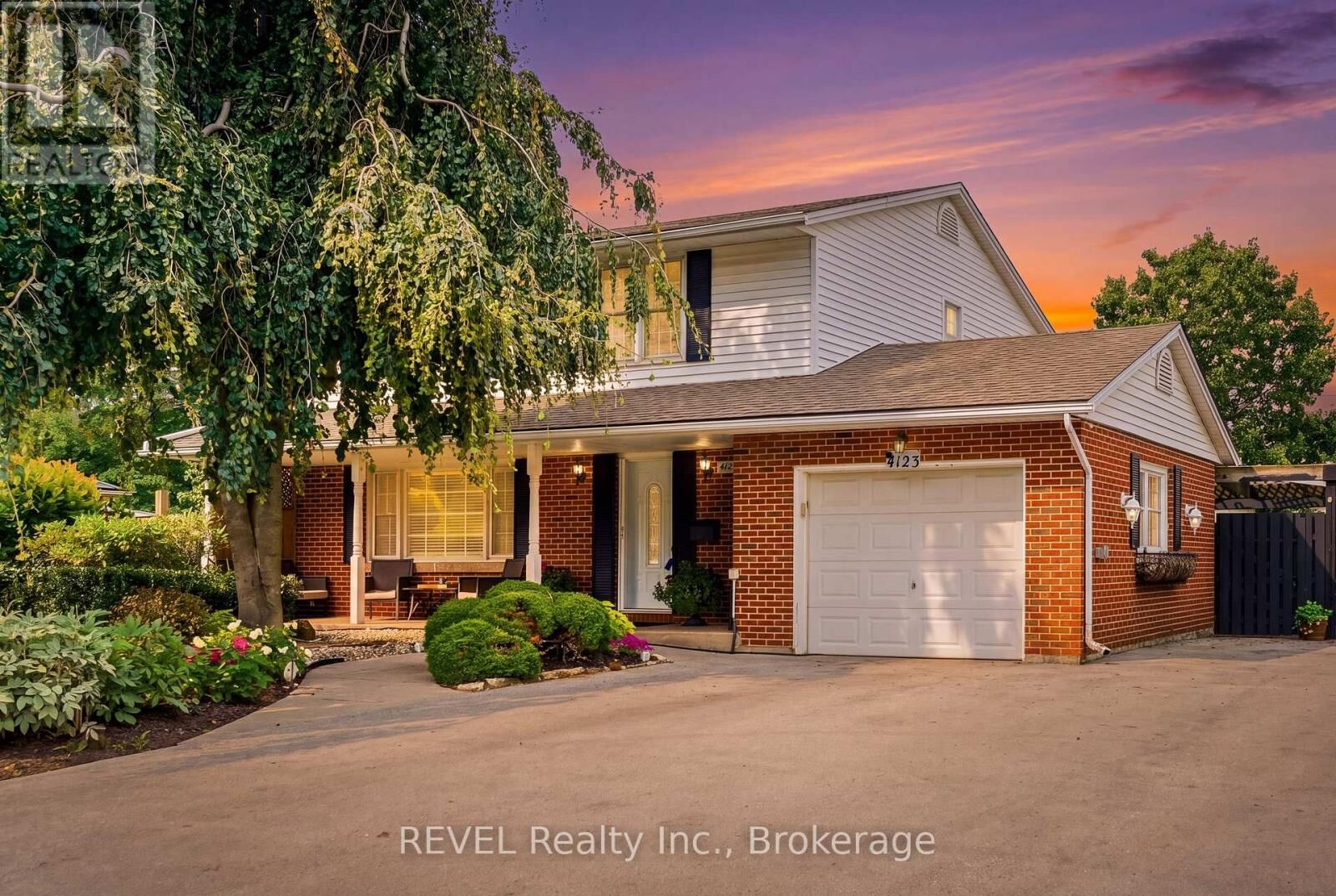 Property Photo:  4123 Dorchester Road  ON L2E 6N1 