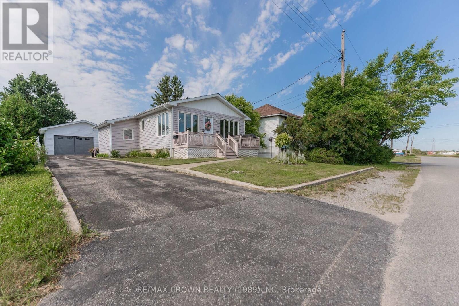 Property Photo:  19 Lemarier Street  ON P5N 2S7 