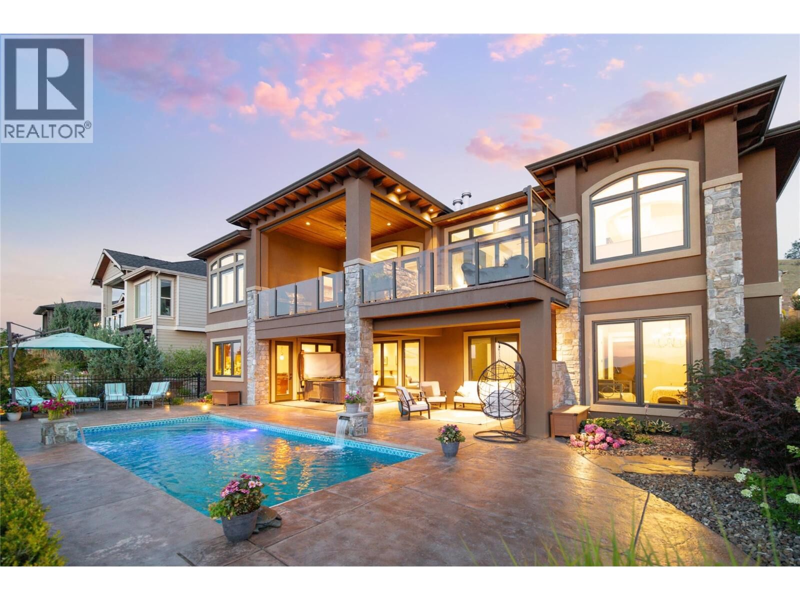 Property Photo:  954 Hewetson Avenue  BC V1W 5H8 