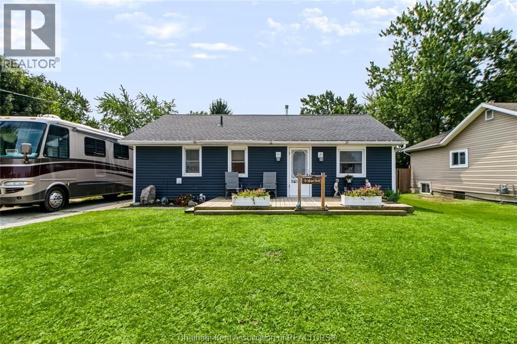 Property Photo:  612 Simcoe Street  ON N0M 2S0 