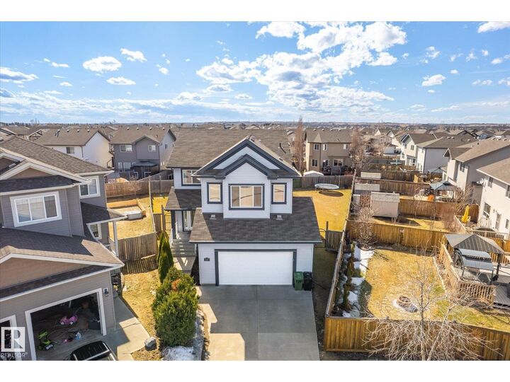 Property Photo: 137 Wellington Pl AB T8L 0G4