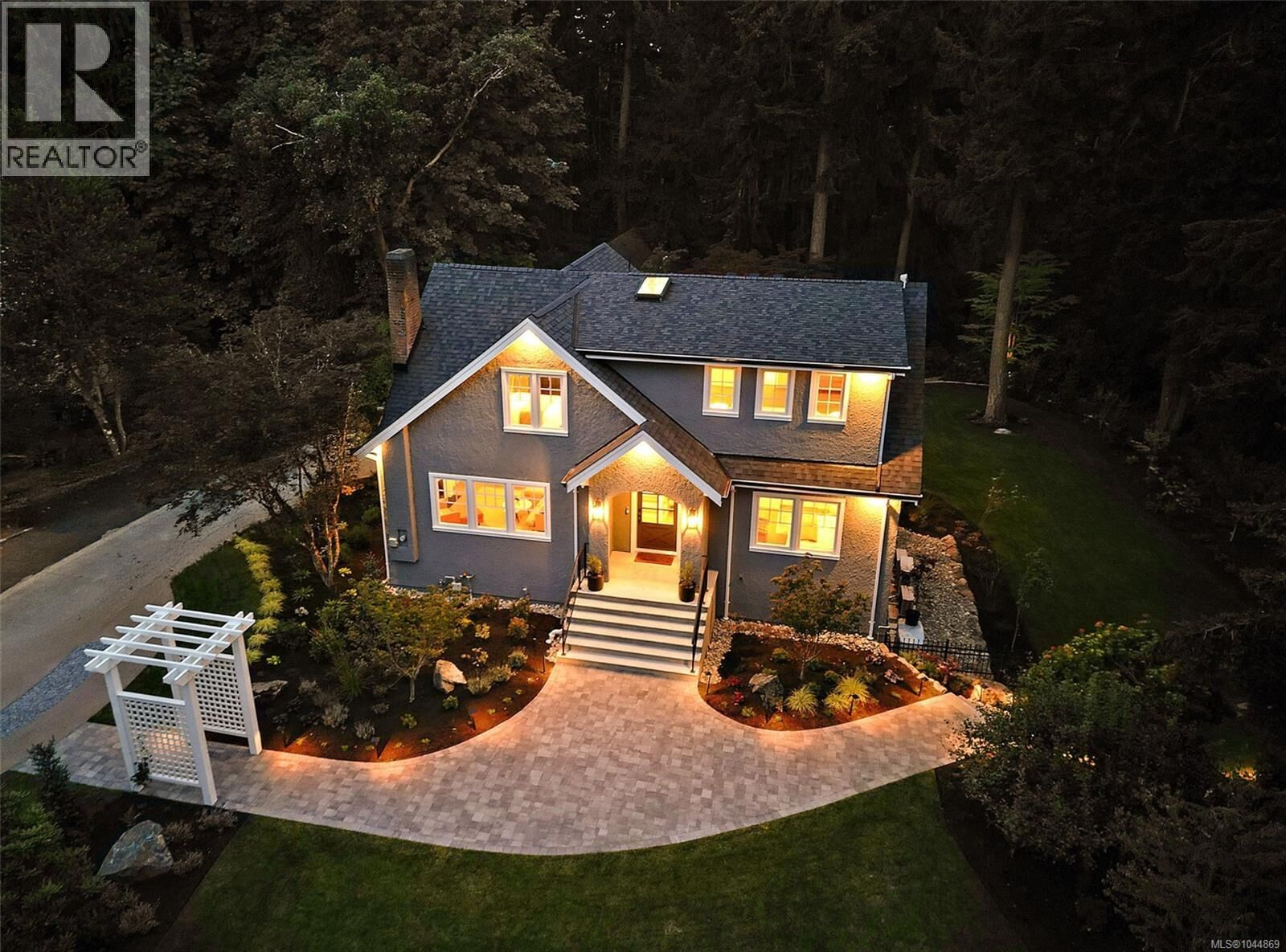 Property Photo:  2535 Queenswood Drive  BC V8N 1X4 