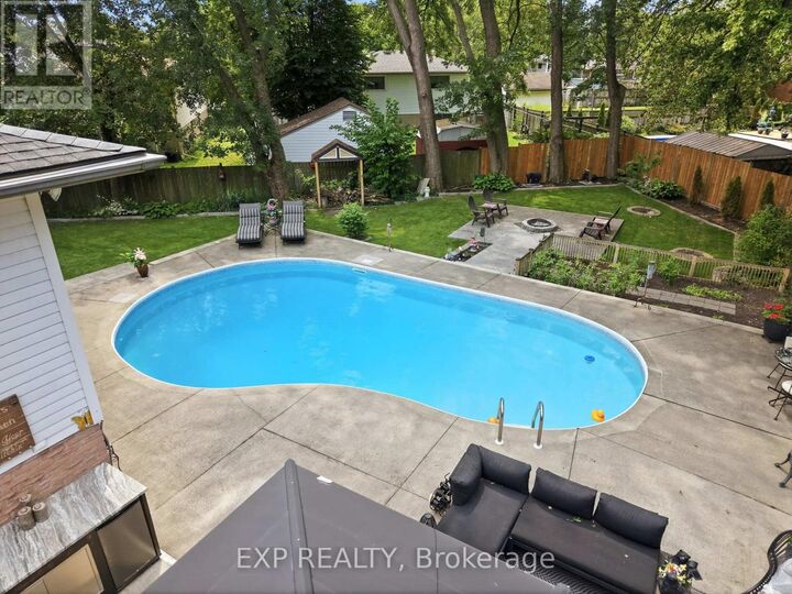 Property Photo: 14 Apple Court ON L3C 6B7