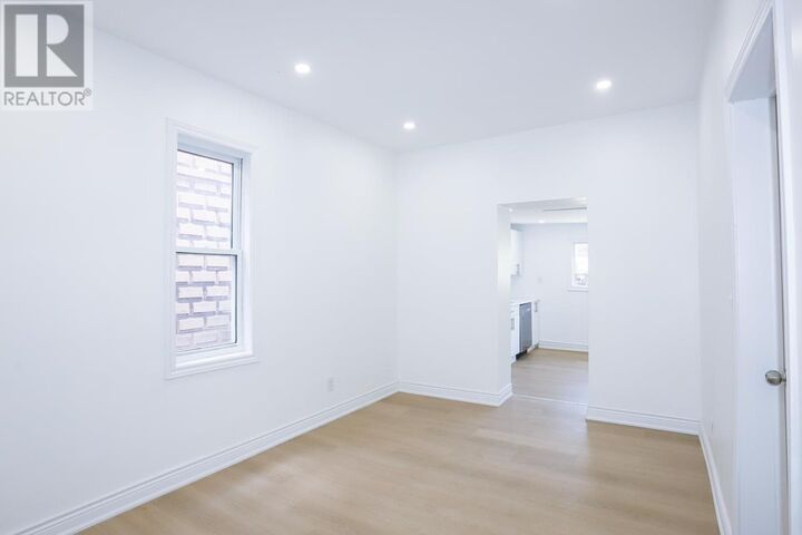 Property Photo:  54 Cathcart St  ON P6A 1E1 