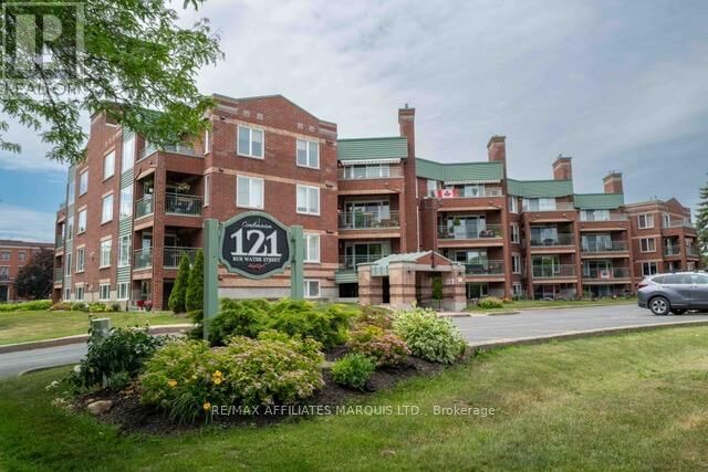 Property Photo: 121 West Water Street West 312 ON K6J 5T8