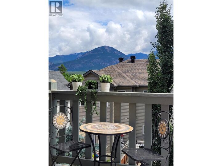 Property Photo: 619 10th Avenue BC V0A 1K0