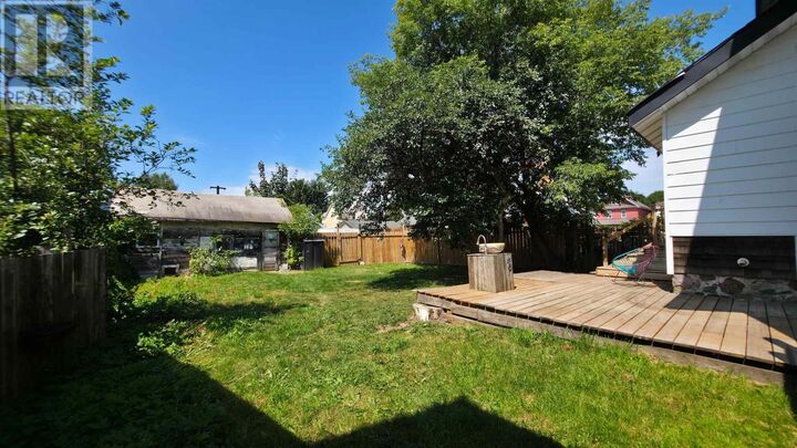 Property Photo:  27 Abbott St  ON P6A 2V8 