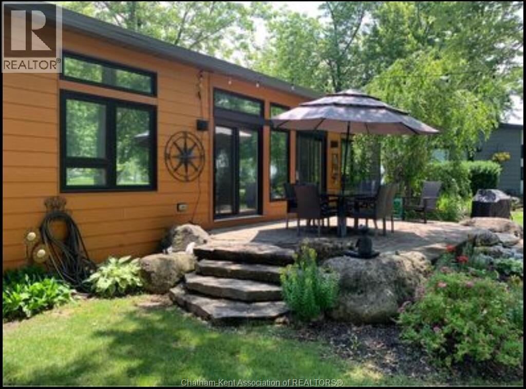 Property Photo: 981 County Rd 2 Road 707 ON N8L 1B4