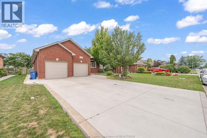 Property Photo: 77 Whelan Drive ON N9V 4B6