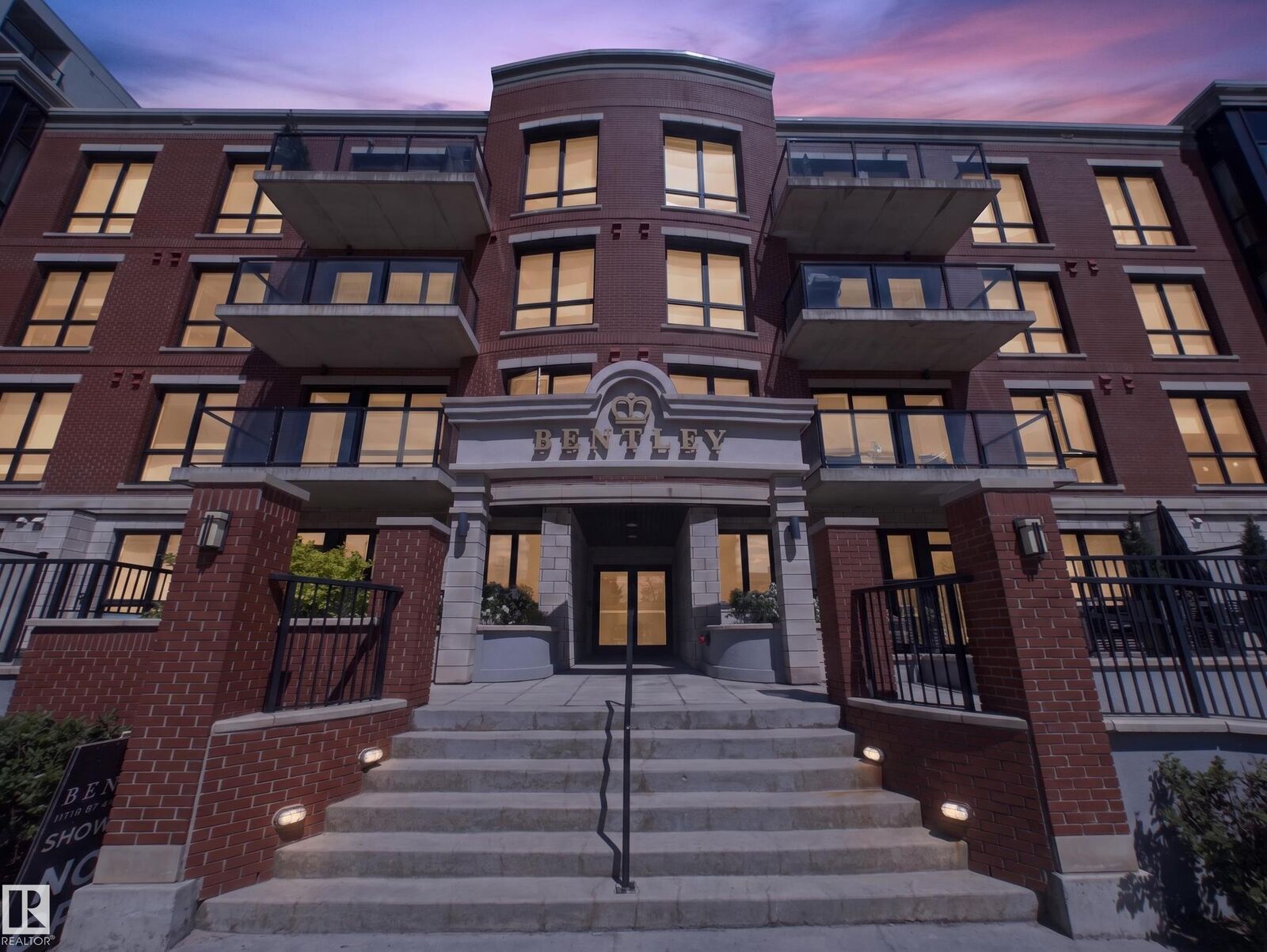 Property Photo:  11710 87 Avenue NW 403,  AB T6G 0Y3 
