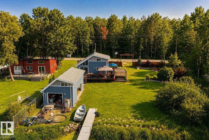 Property Photo: 264 Beach Avenue AB T0E 1V0