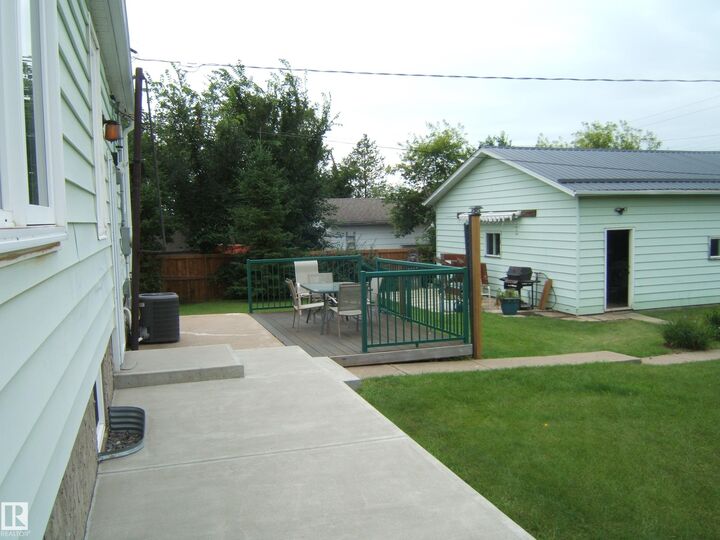 Property Photo: 4809 47A Street AB T0B 4K0