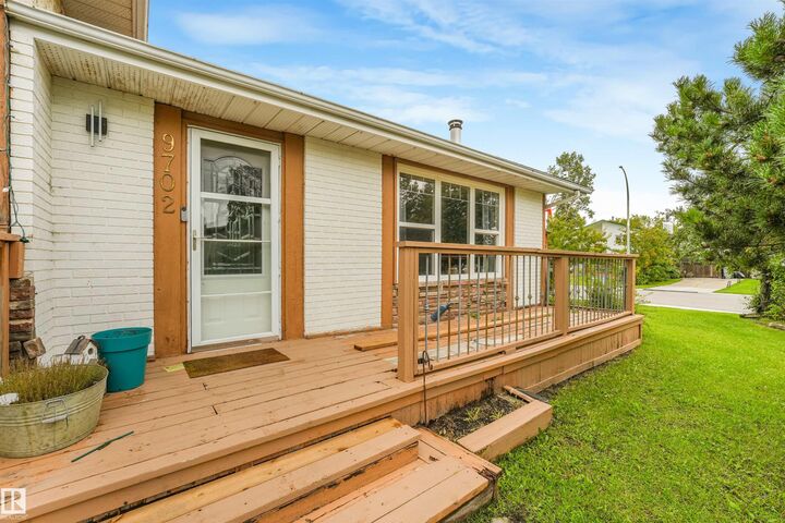 Property Photo: 9702 95 Avenue AB T8R 1H4