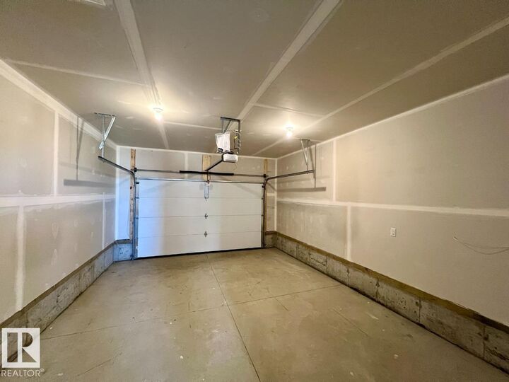 Property Photo: 424 Hillshire Boulevard AB T8B 0C9