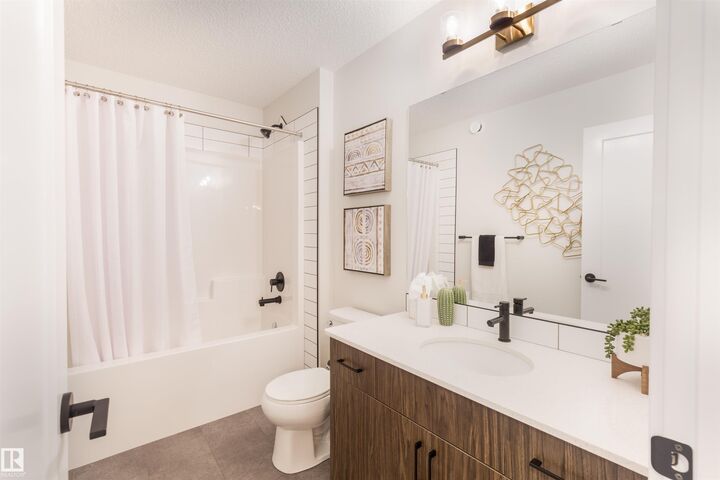 Property Photo: 2152 1 Avenue SW AB T6X 3E2