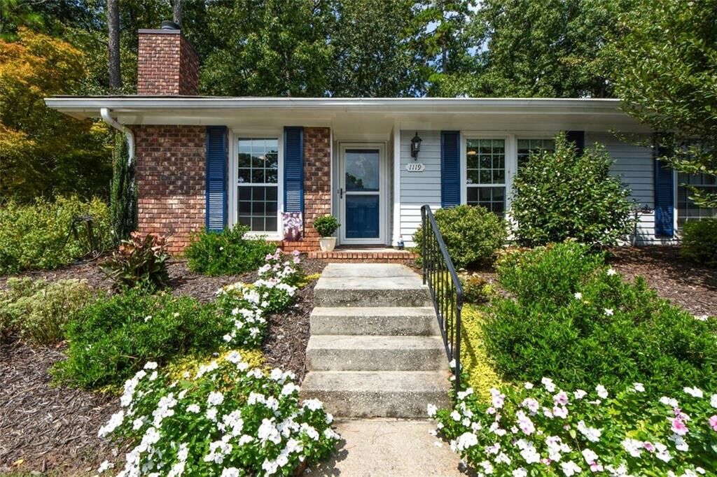 Property Photo: 1119 Moorestown Circle GA 30033
