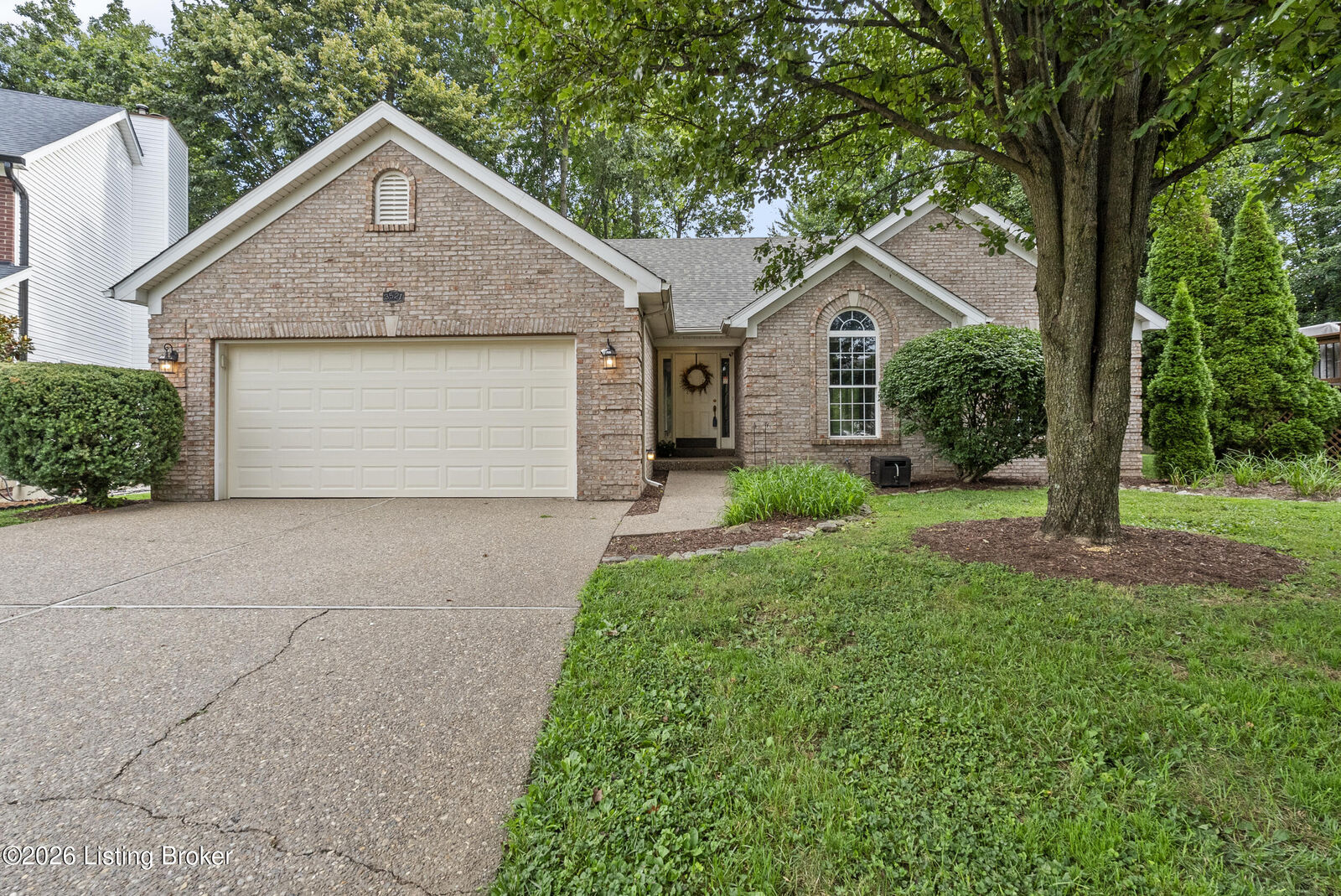 Property Photo: 3521 Coventry Tee Ct KY 40241