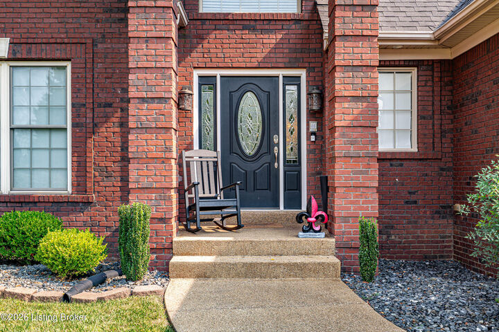 Property Photo:  11102 Perwinkle Ln  KY 40291 