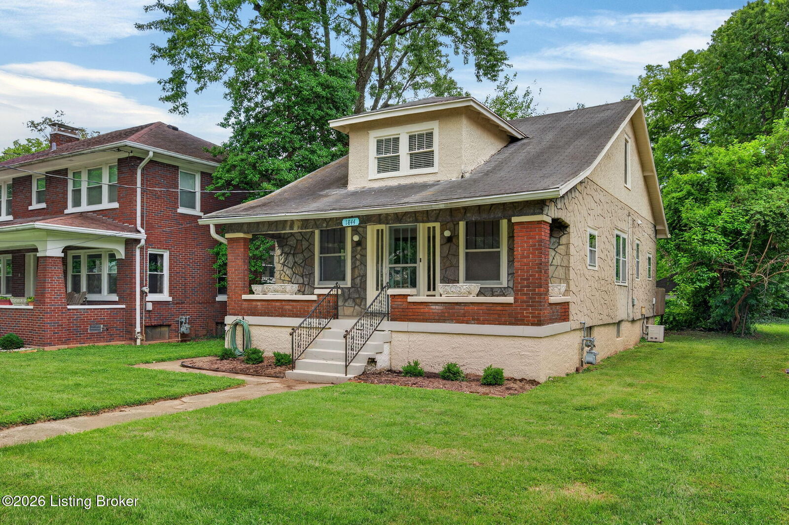 Property Photo: 1844 Roanoke Ave KY 40205