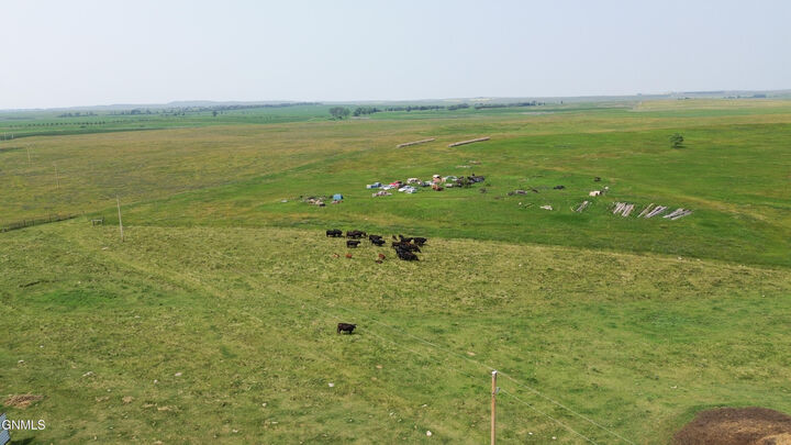 Property Photo:  19050 Highway 14  ND 58494 