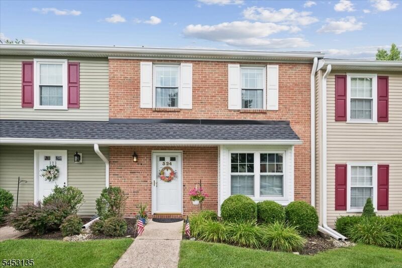 Property Photo:  324 Gettysburg Way  NJ 07035 