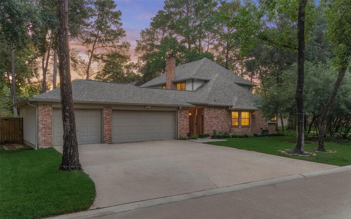 Property Photo:  9 Southfork Pines Court  TX 77381 