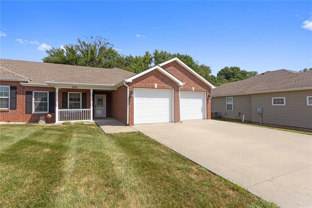 Property Photo:  3221 Hickory Ridge Court  MO 64503 