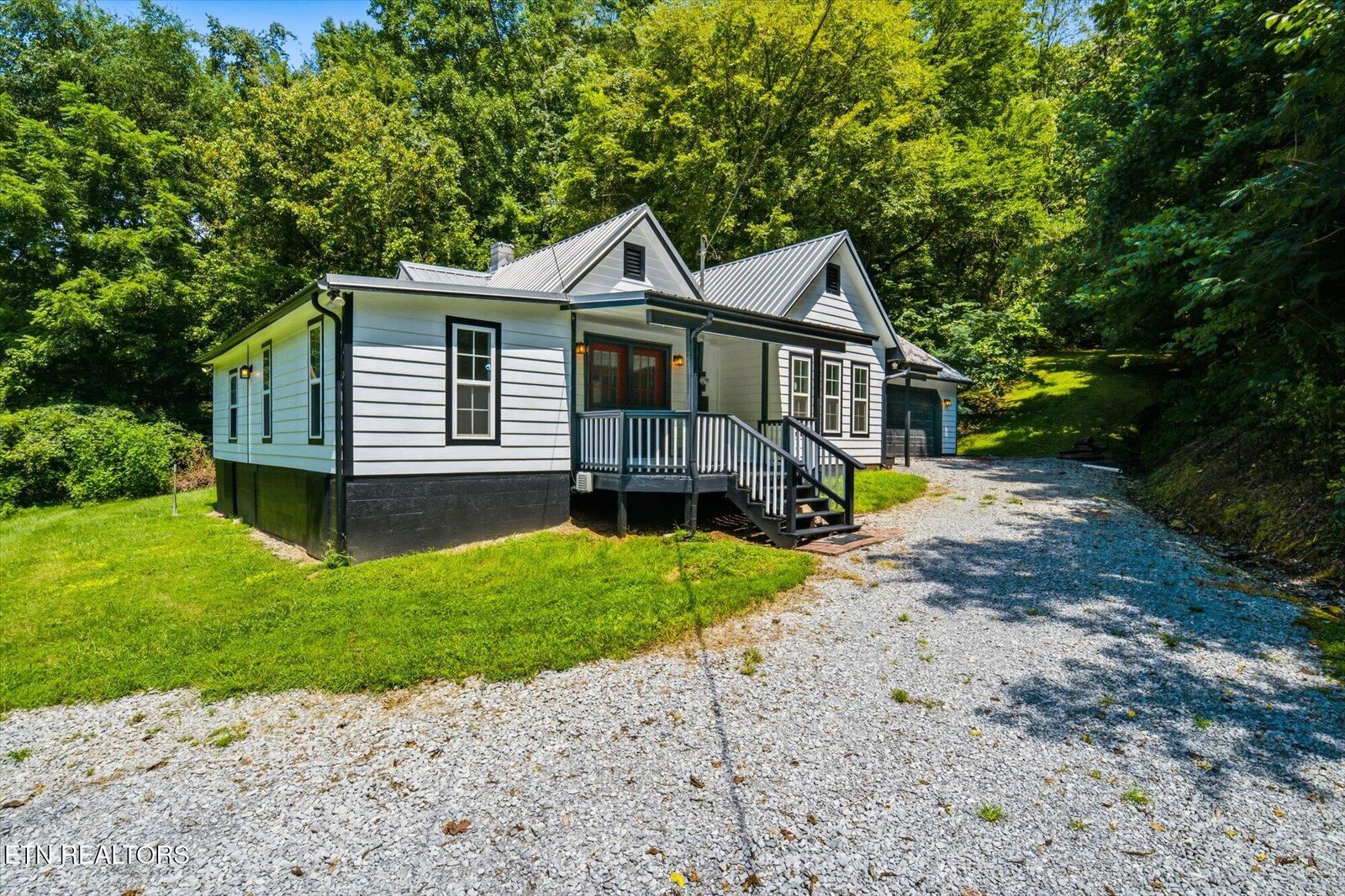 Property Photo:  890 Indian Gap Rd  TN 37876 