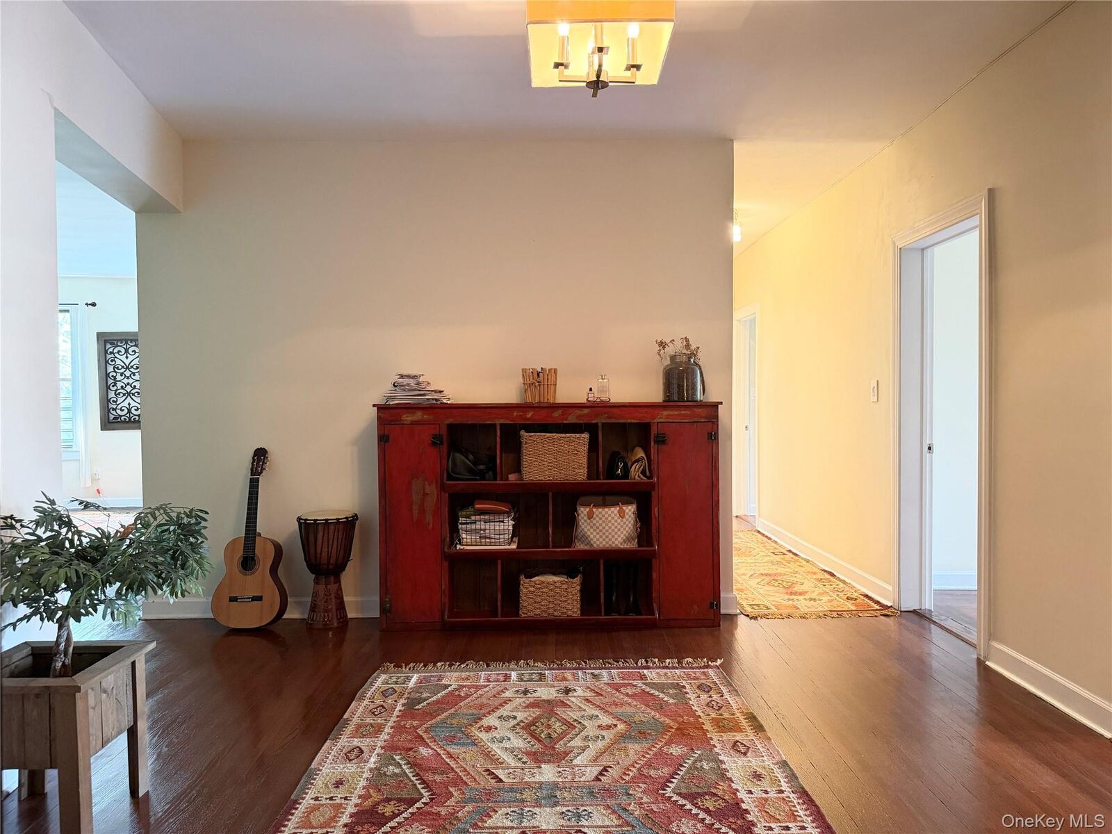 Property Photo:  531 Lincoln Avenue E 5L  NY 10552 