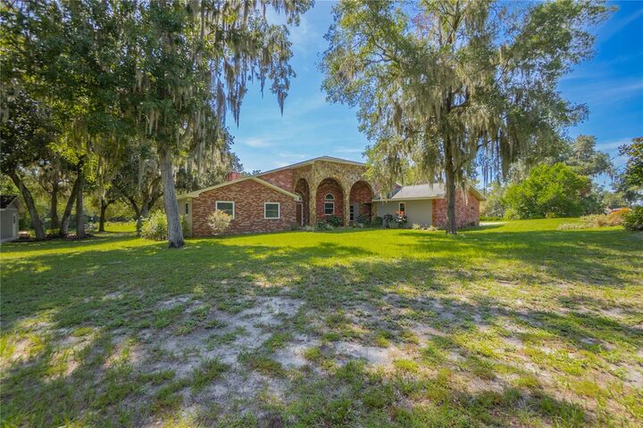 Property Photo: 3711 E Turquoise Drive FL 34442