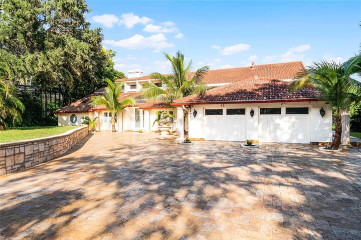 Property Photo:  8605 Bay Shore Cove  FL 32836 